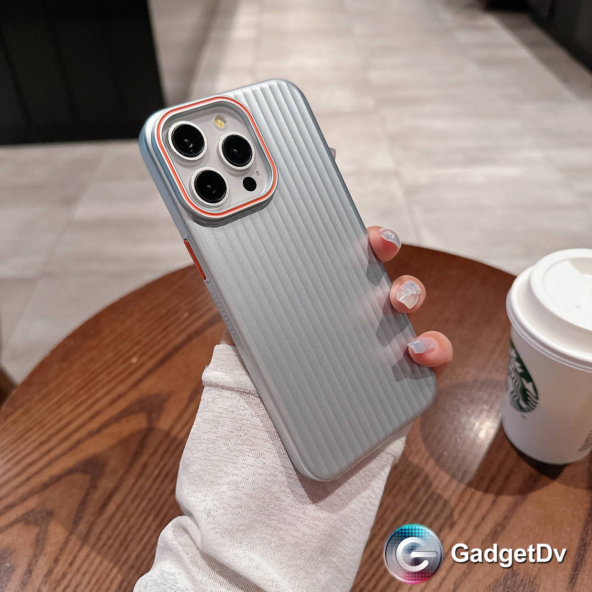 36044 iPhone 16Pro защитная крышка-чехол, пластик