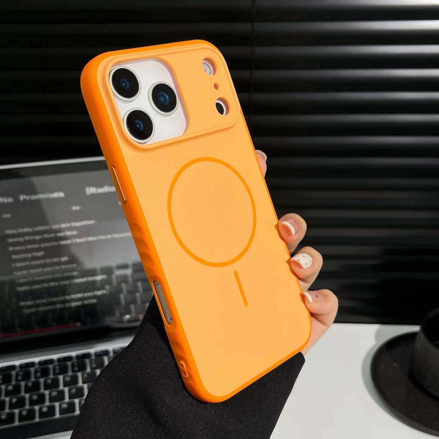 38627 iPhone 17Pro защитная крышка-чехол Fashion