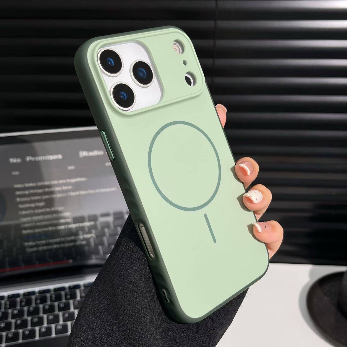 38627 iPhone 17Pro защитная крышка-чехол Fashion