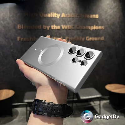 37052 Samsung S24Ultra, защитная крышка-чехол, пластик с MagSafe