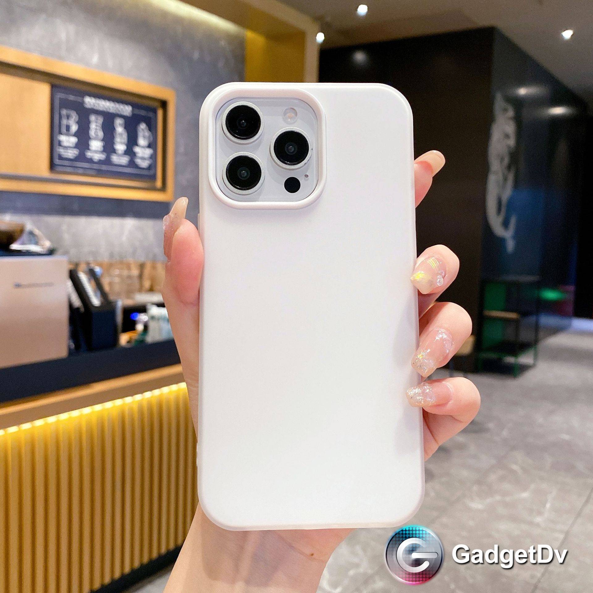 37055 iPhone 16Pro защитная крышка-чехол, неон
