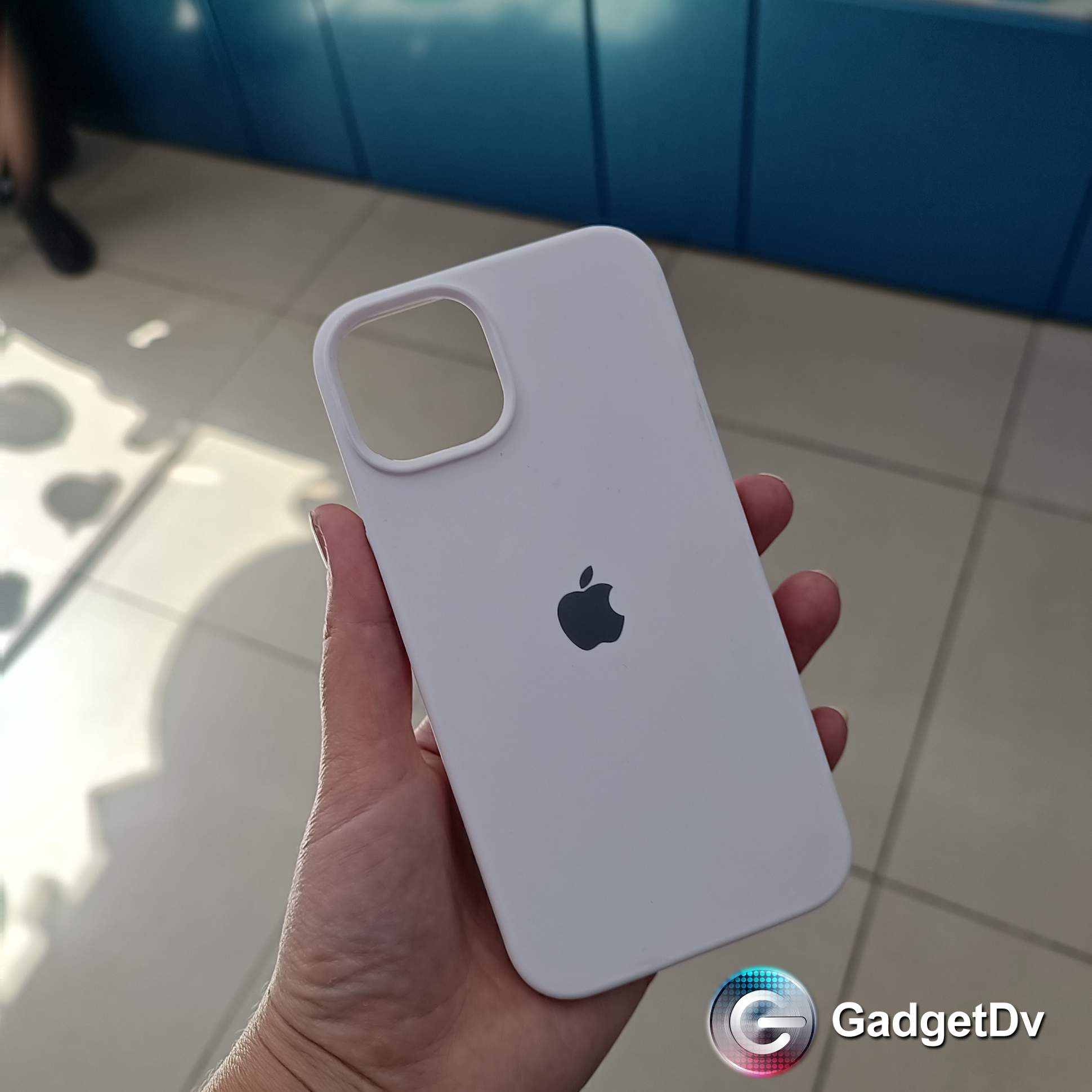 20852 Защитная крышка iPhone 14 Silicone Case с логотипом