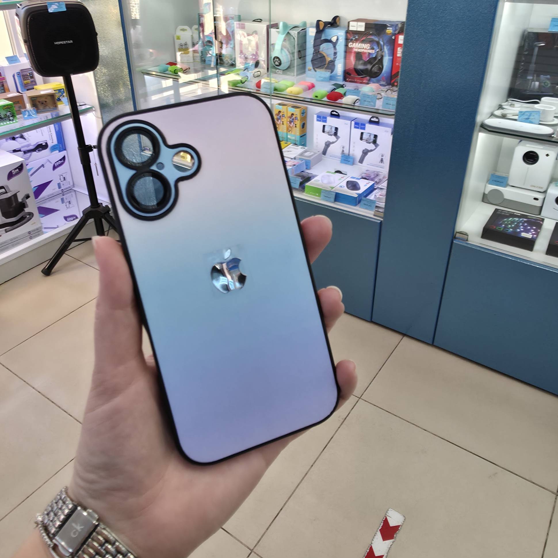 38460 iPhone 16 защитная крышка-чехол, Градиент 2