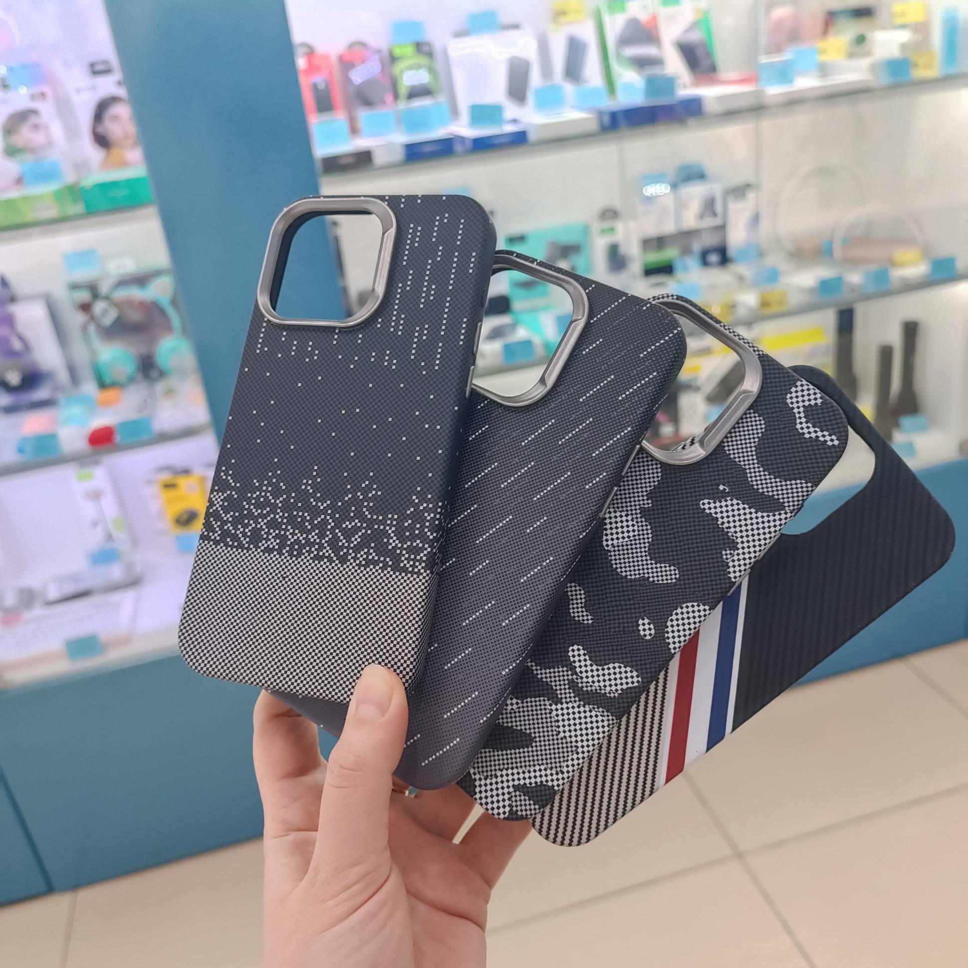33061 Защитная крышка iPhone 15 ProMax под карбон