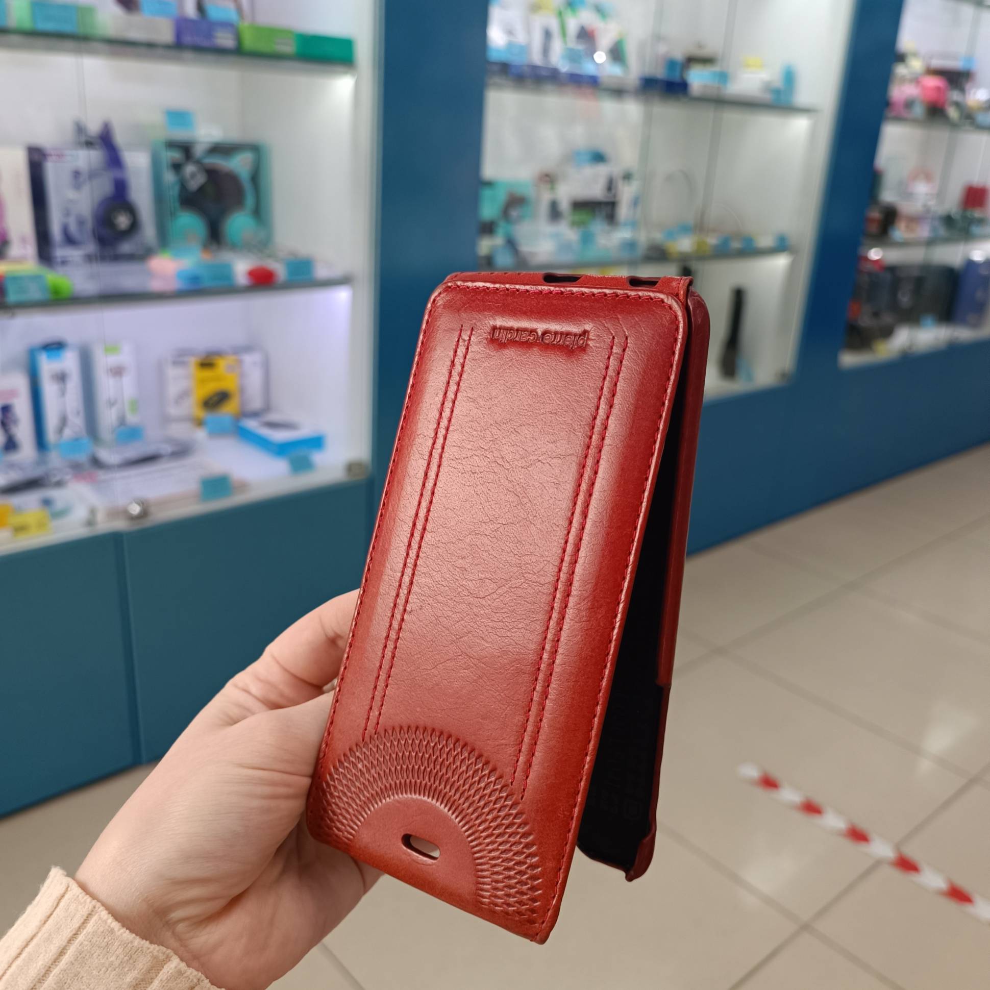 PCL-P04 iРhone5 Флип-кейс Pierre Cardin (кож. красный)
