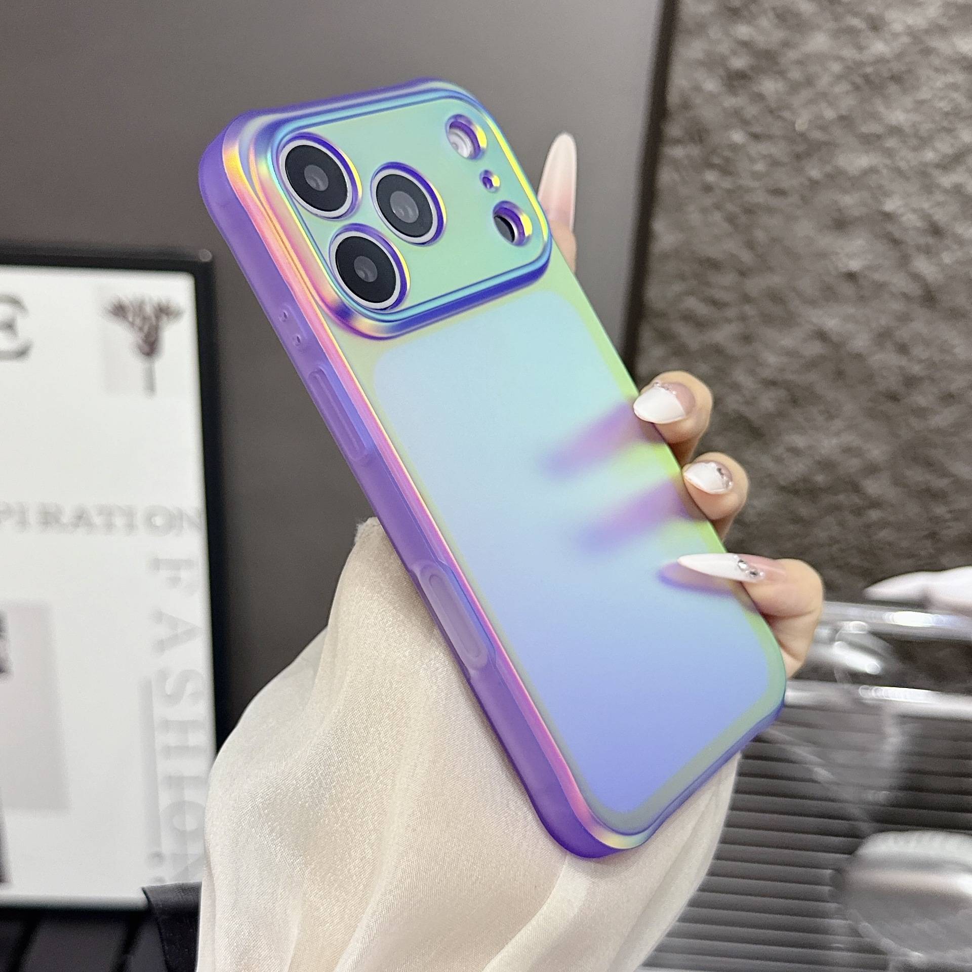 38778 iPhone 15 защитная крышка-чехол, переливающийся