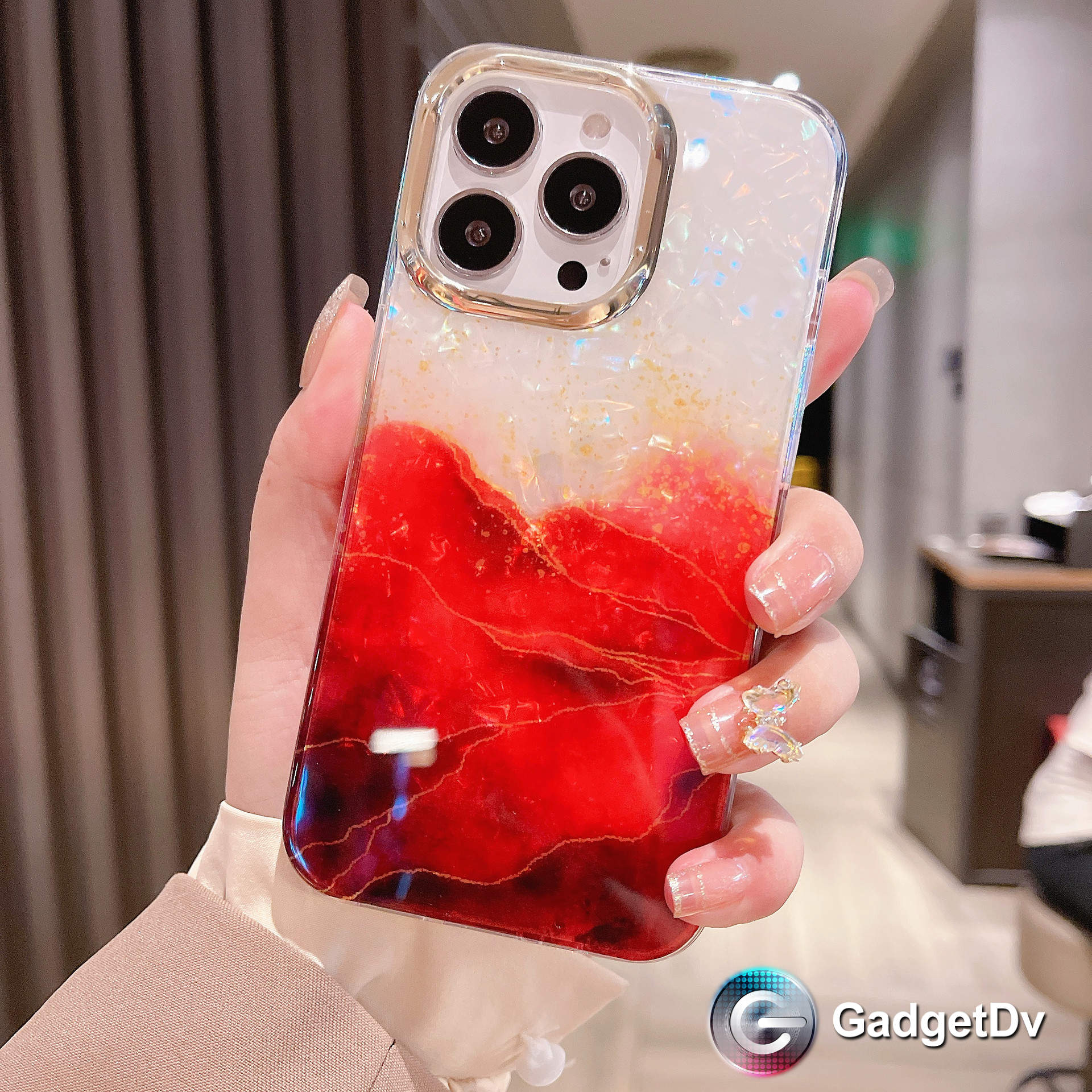 84224 iPhone 11 защитная крышка-чехол, перелив.