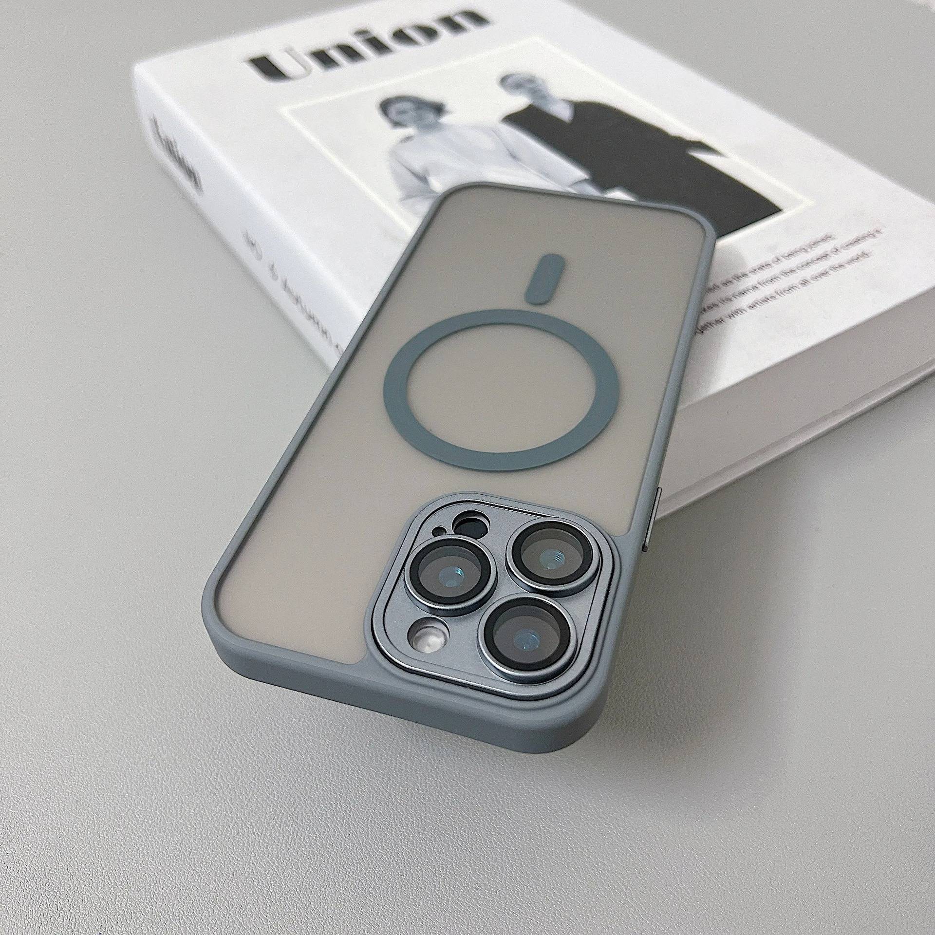 38363 iPhone 16 ProMax защитная крышка-чехол пластиковый