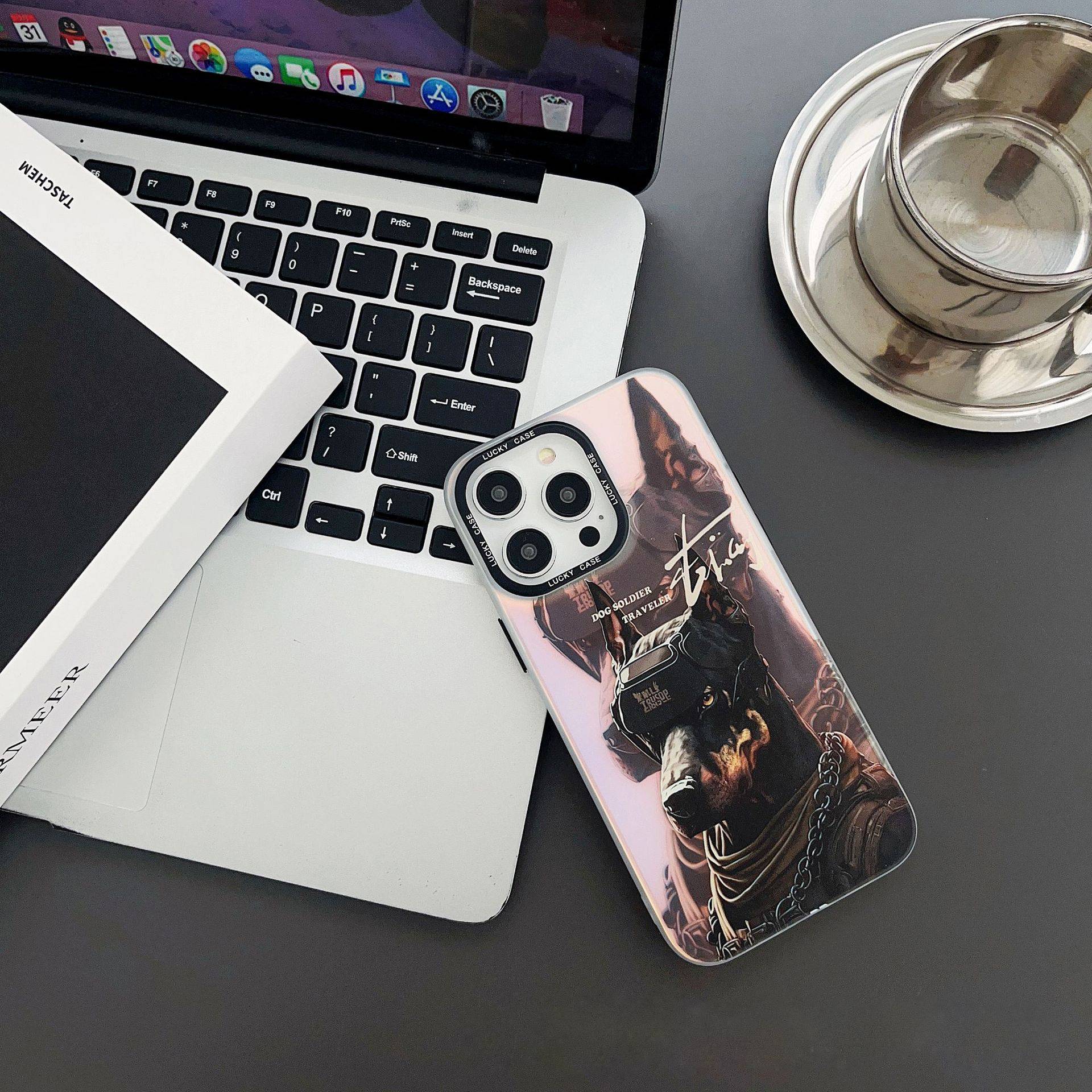 23236 iPhone 13/14 защитная крышка-чехол с рисунком