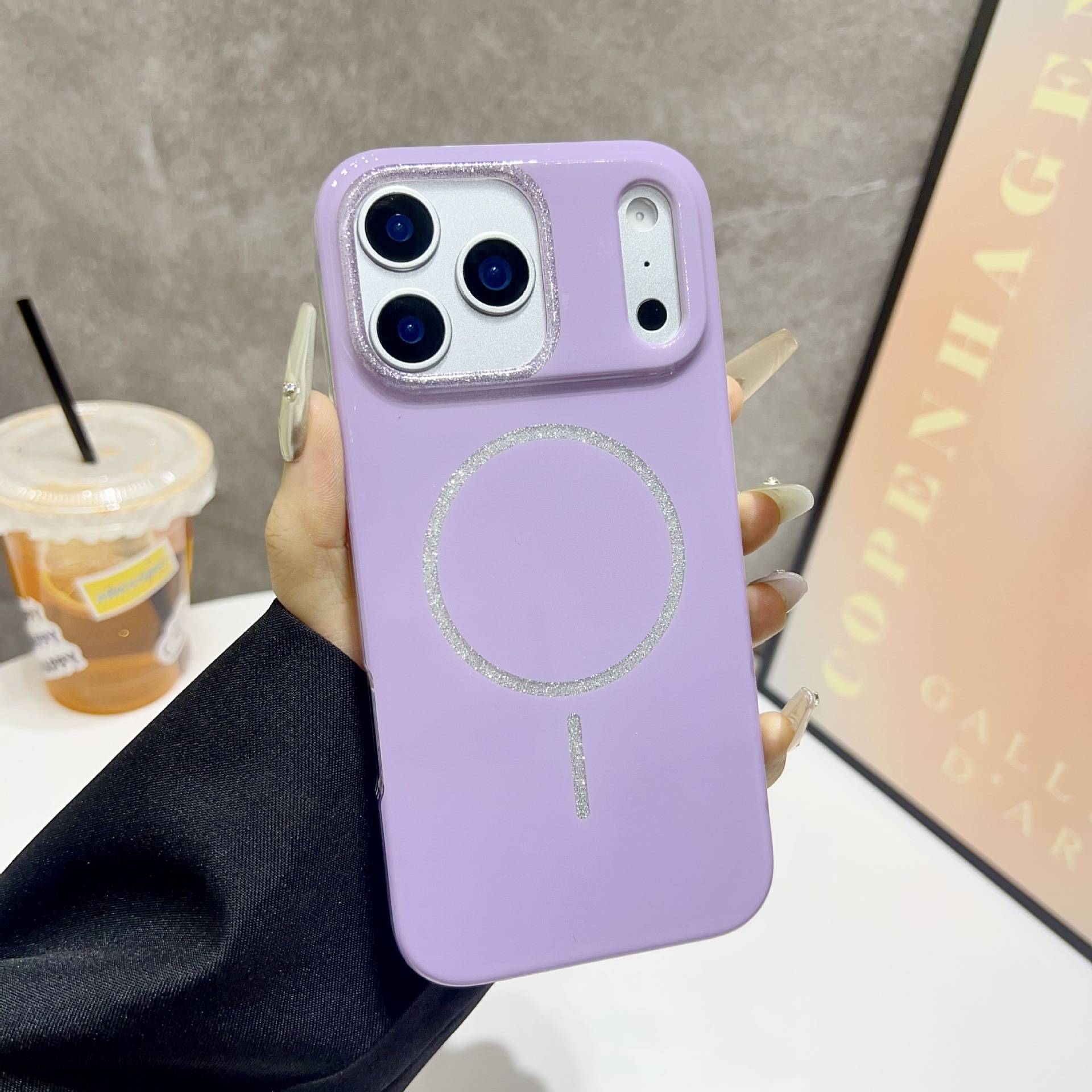 38937 Защитная крышка iPhone 15Pro однотонный блестки MagSafe