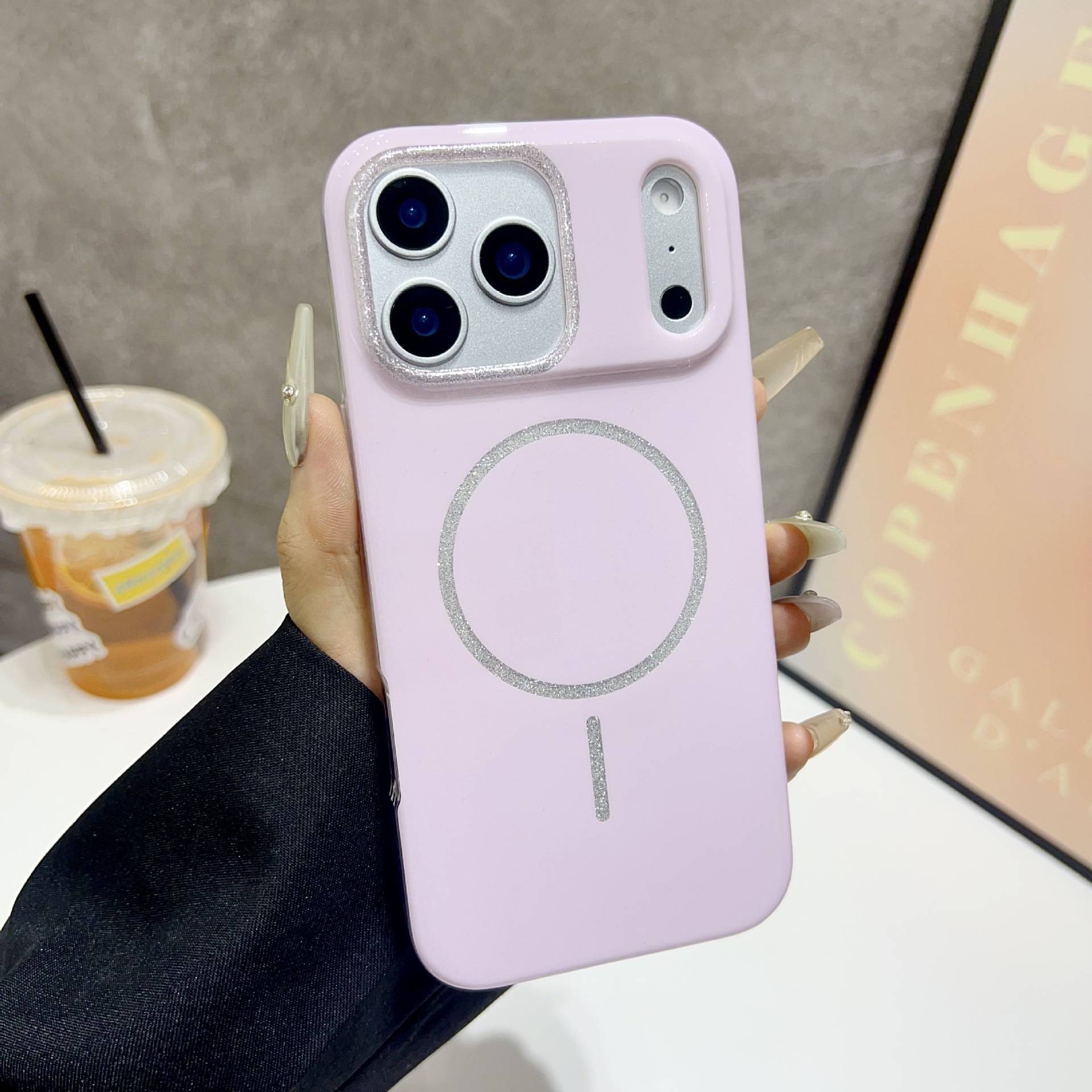 38936 iPhone 17Pro защитная крышка-чехол блестки с MagSafe