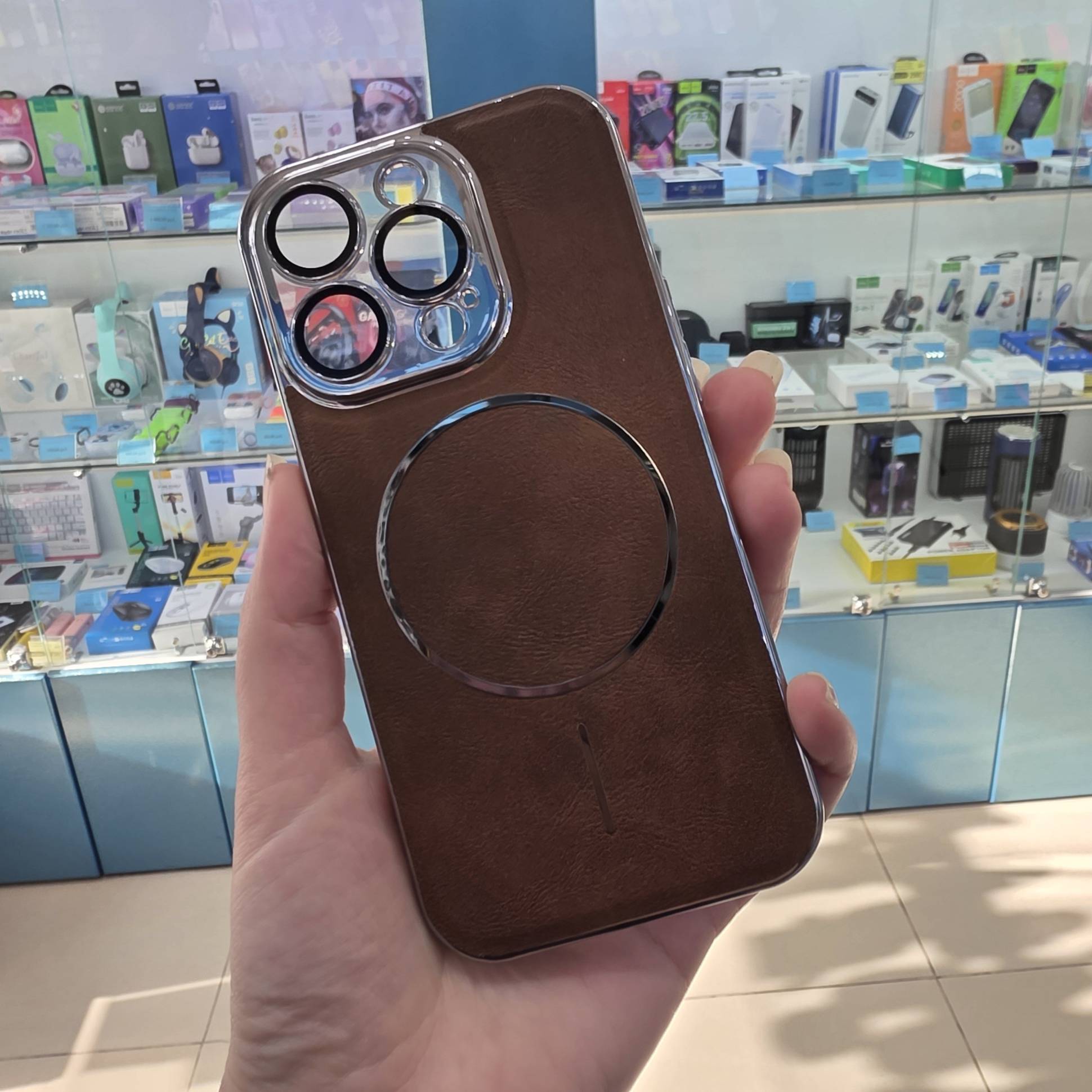 38569 Защитная крышка iPhone 14Pro, под кожу с MagSafe