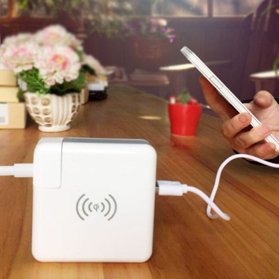 10690 Беспроводная зарядка Super Charger 6700 mAh