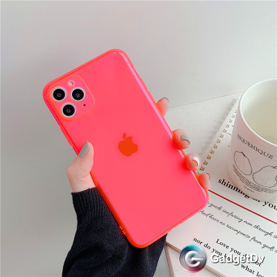 38375 Защитная крышка iPhone 14, неон