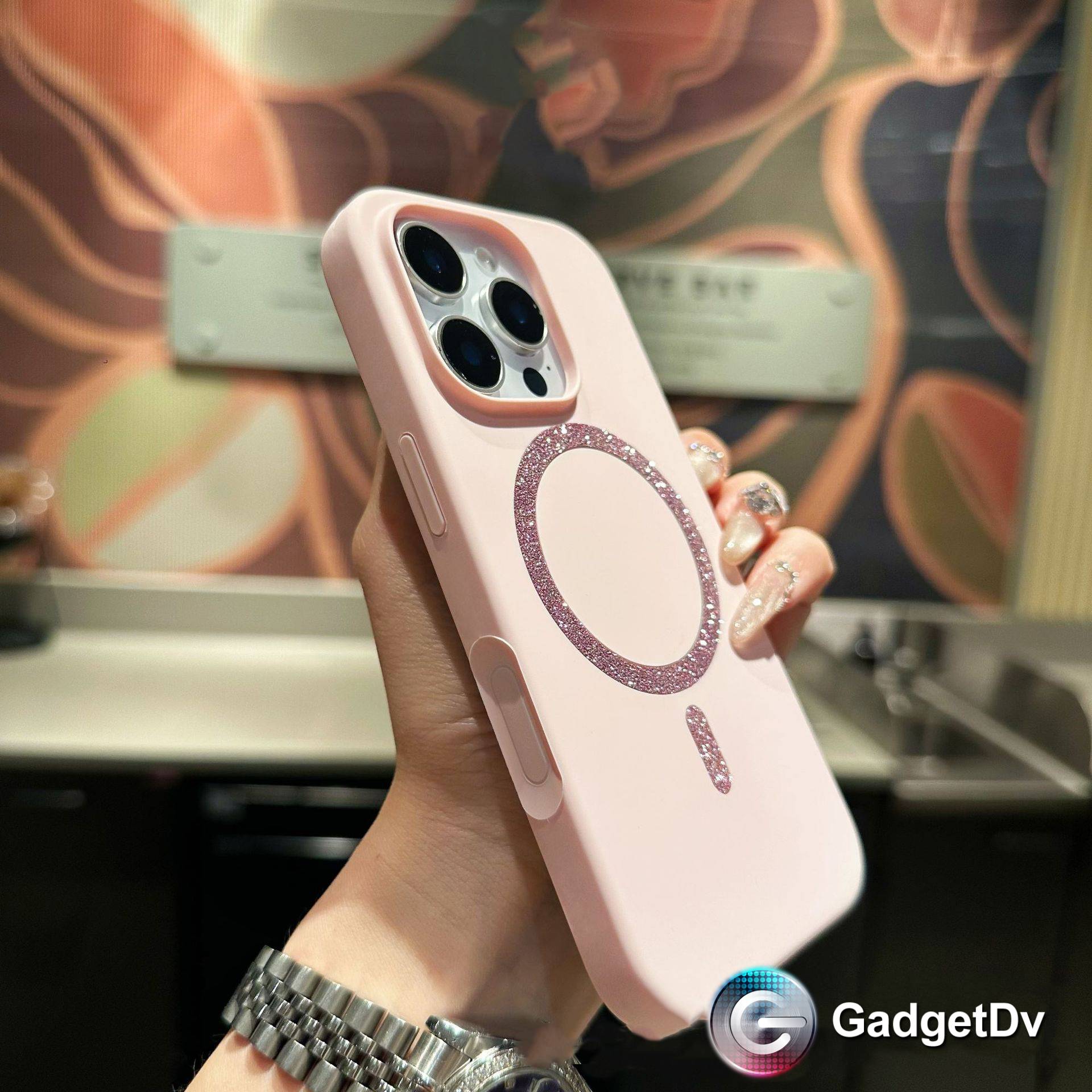 38565 iPhone 16 ProMax защитная крышка-чехол силикон с MagSafe