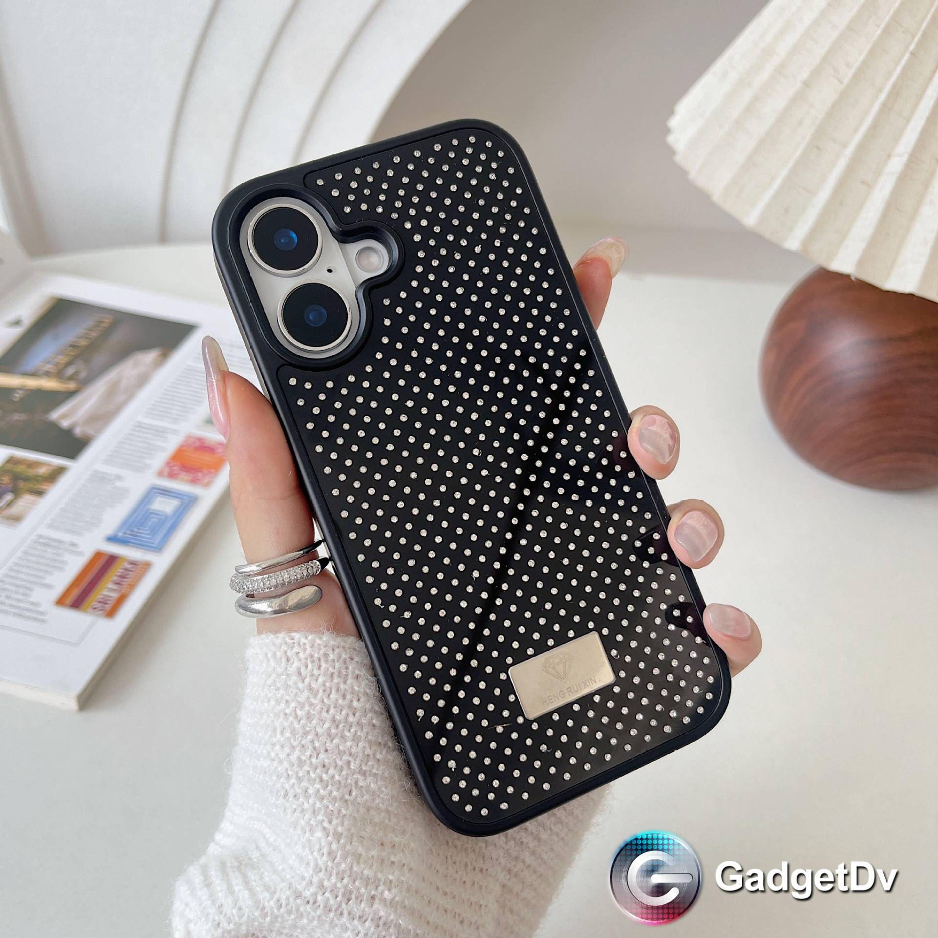 32072 iPhone 16Pro защитная крышка-чехол HENG
