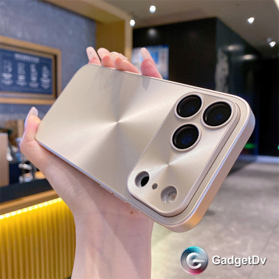 38370  iPhone 17 защитная крышка-чехол пластик однотонный