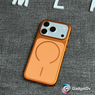 38809 iPhone 17Pro защитная крышка-чехол пластик однотонный