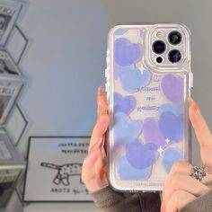 38924 iPhone 17 защитная крышка-чехол "Сердца"