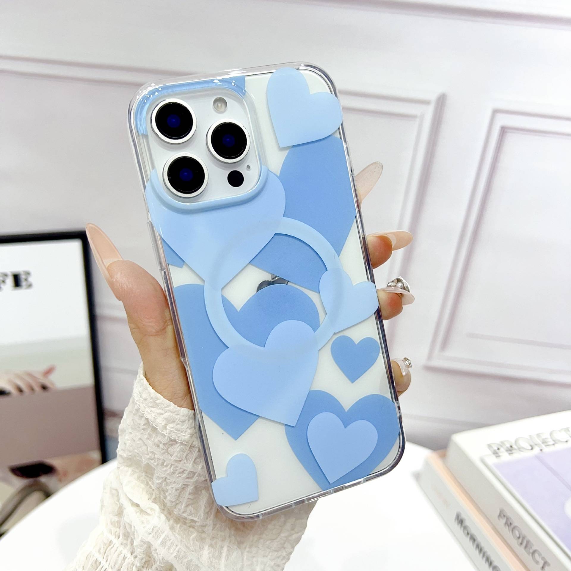 38921 Защитная крышка iPhone 15 "Сердца"