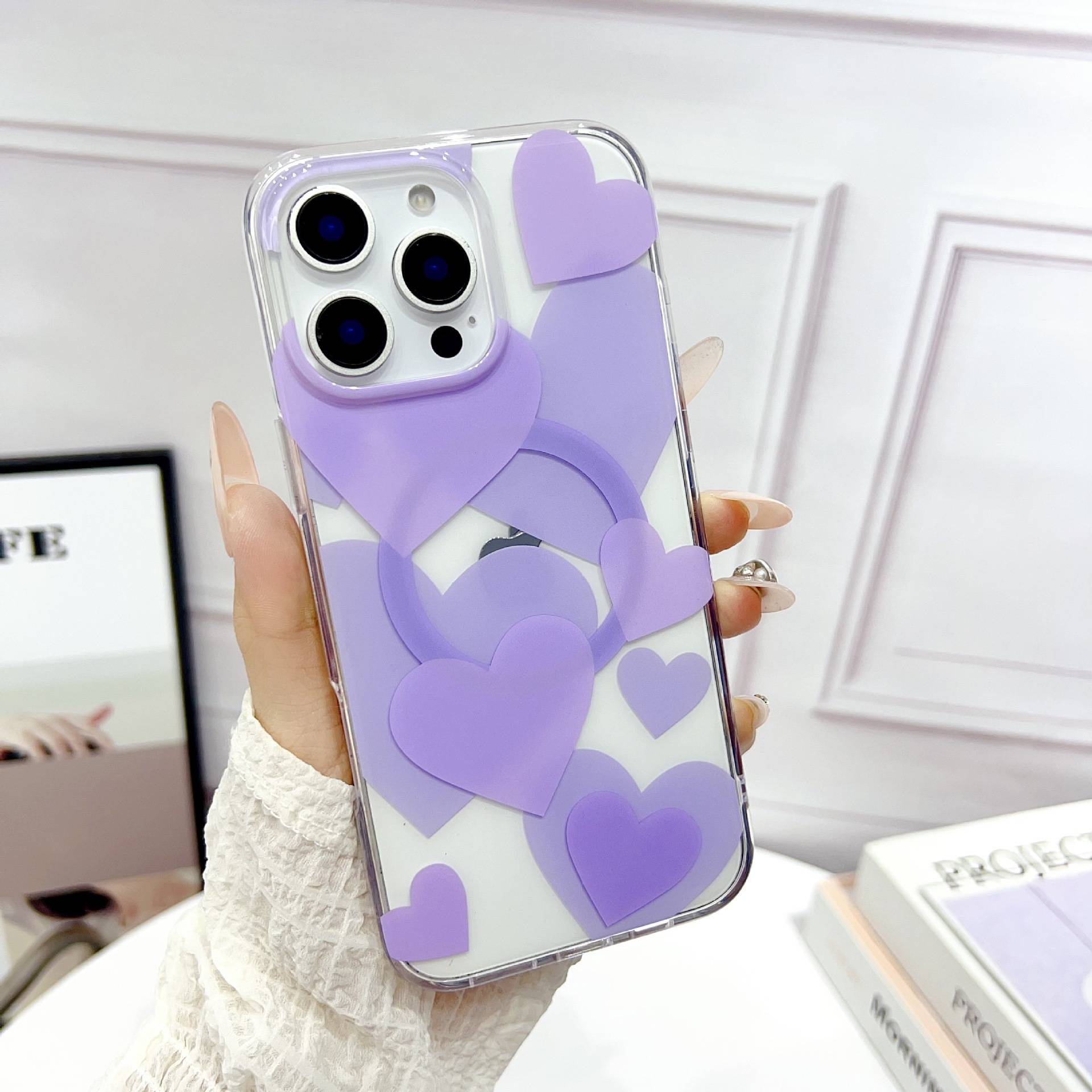 38921 Защитная крышка iPhone 15 "Сердца"