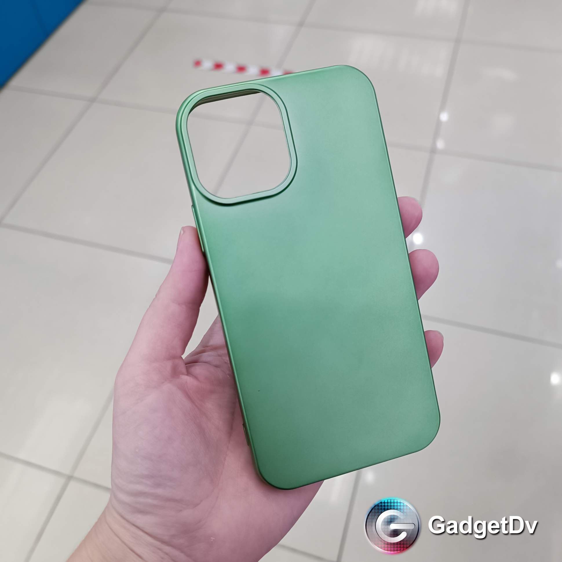 20582 iPhone 12/12Pro защитная крышка-чехол, матовый силикон