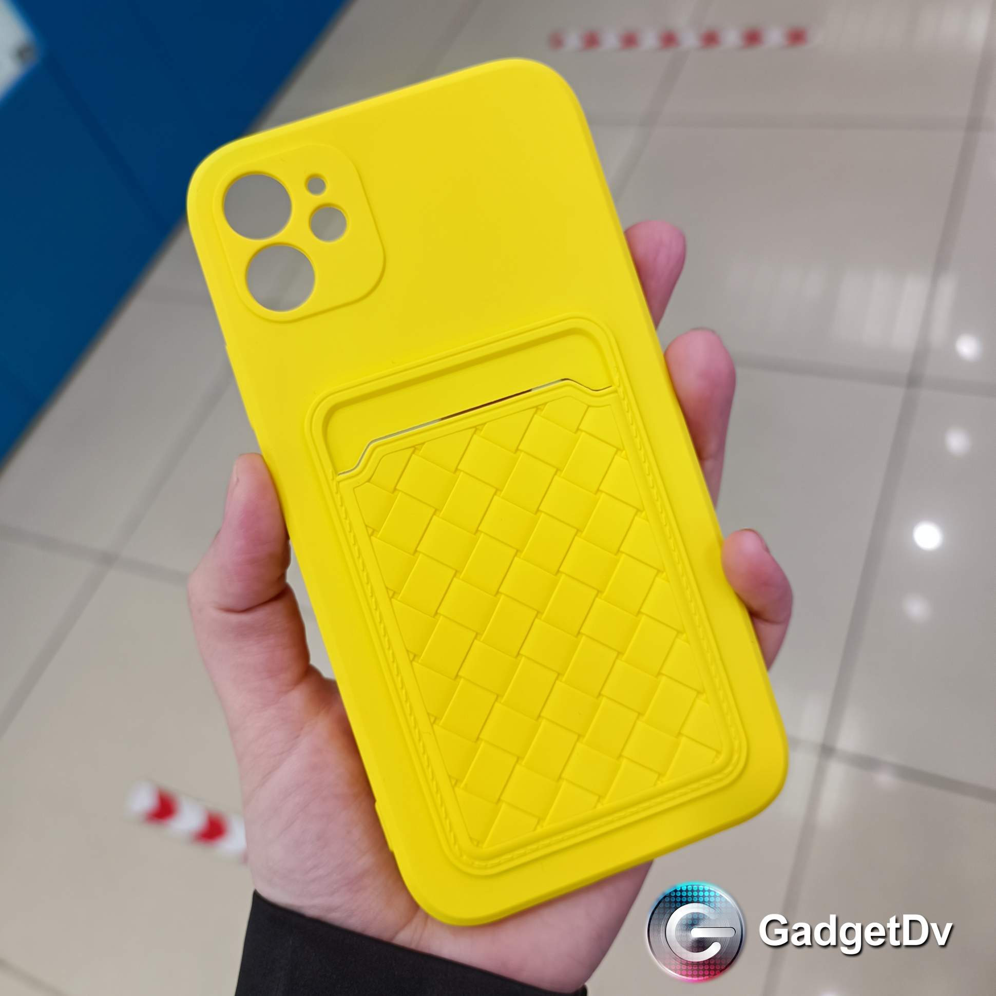 20583 iPhone 11 защитная крышка-чехол, цветной с кармашком