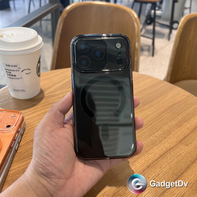 38610  iPhone 17Pro защитная крышка-чехол Clear