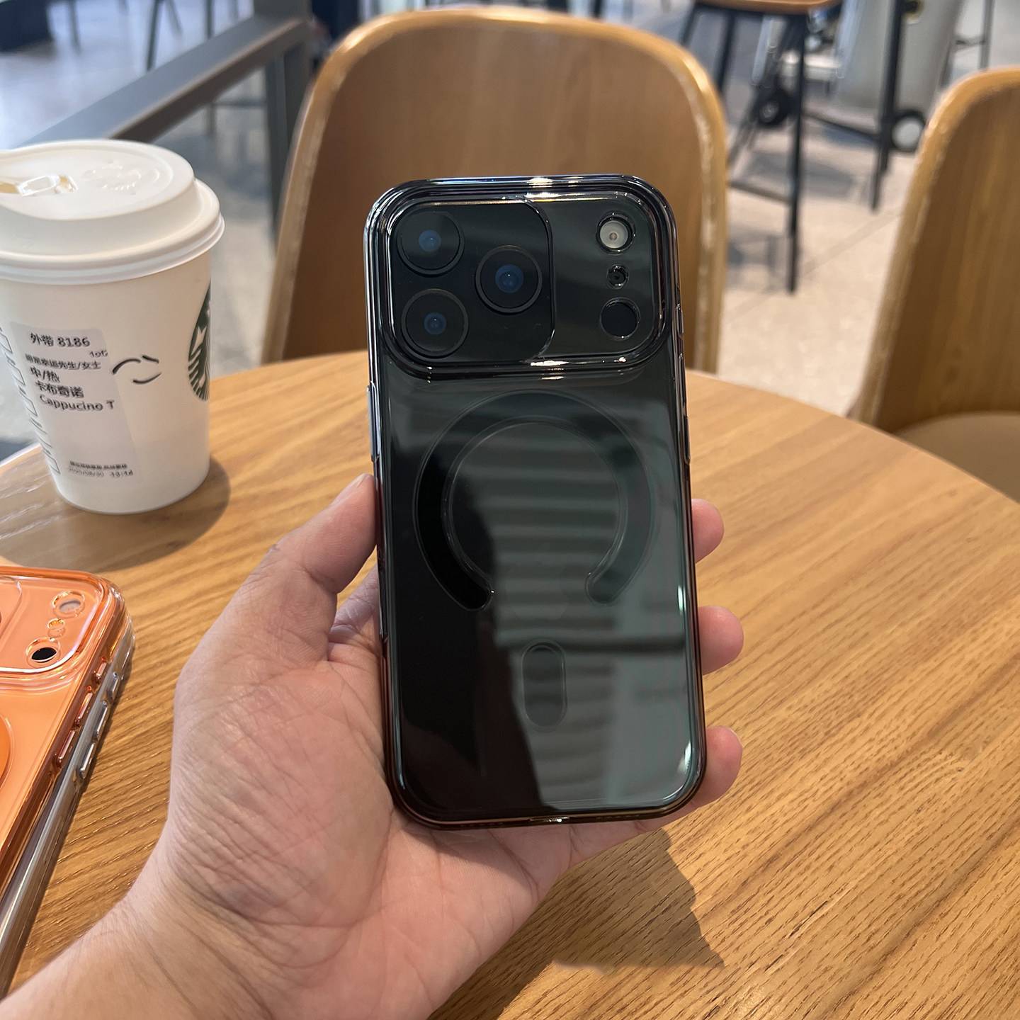 38610 iPhone 17Pro защитная крышка-чехол Clear