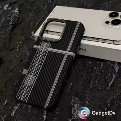 32099  iPhone 15 защитная крышка-чехол, под карбон MagSafe