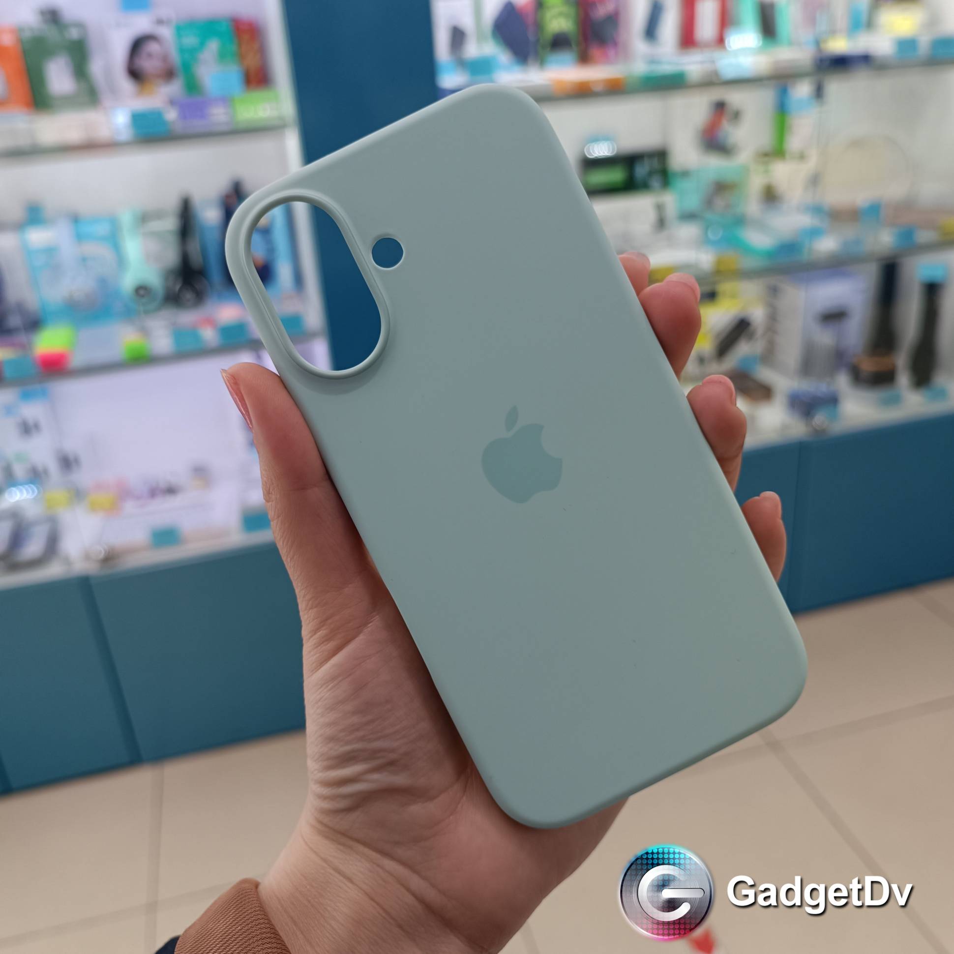 36086 iPhone 16 защитная крышка-чехол orig.