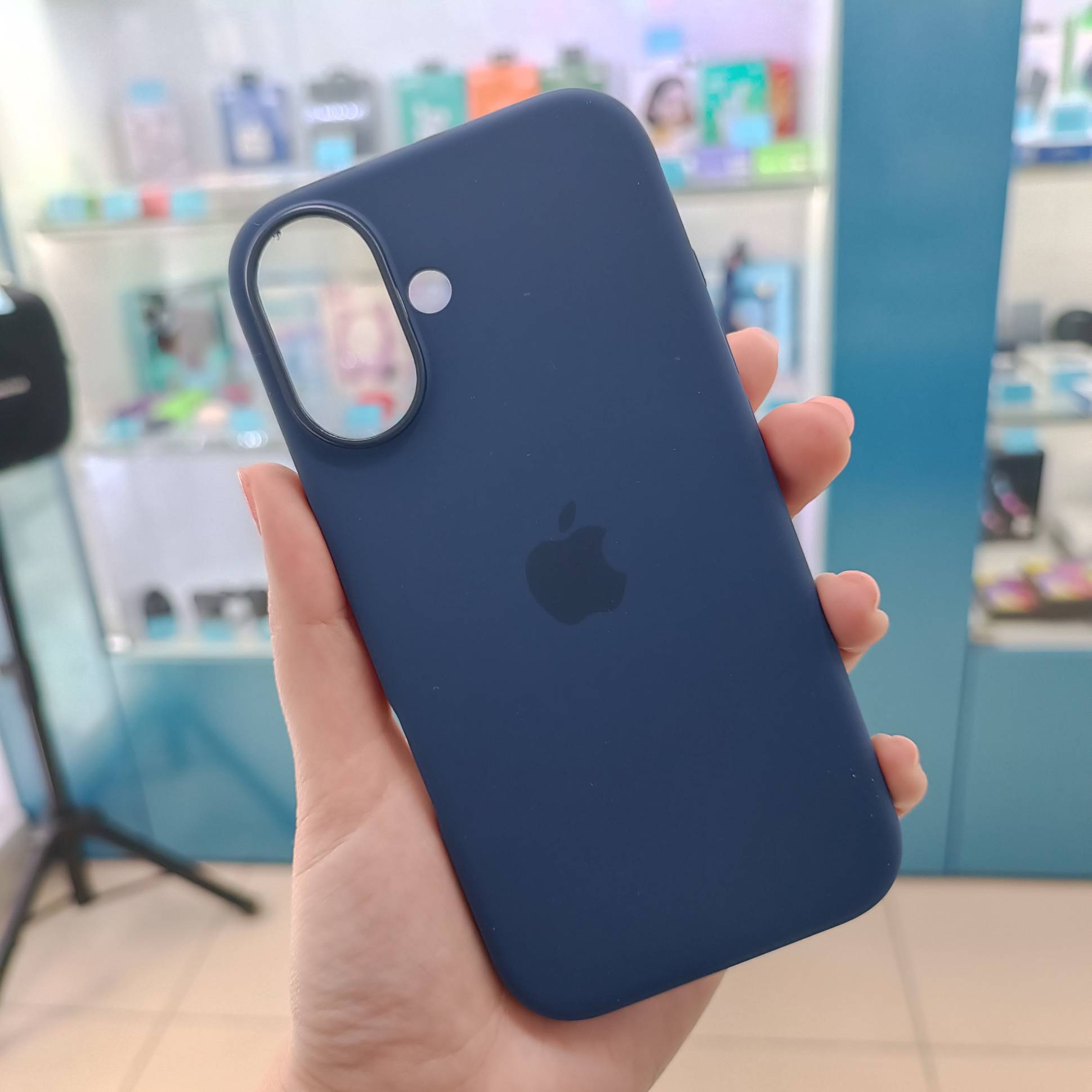 36086 iPhone 16 защитная крышка-чехол orig.