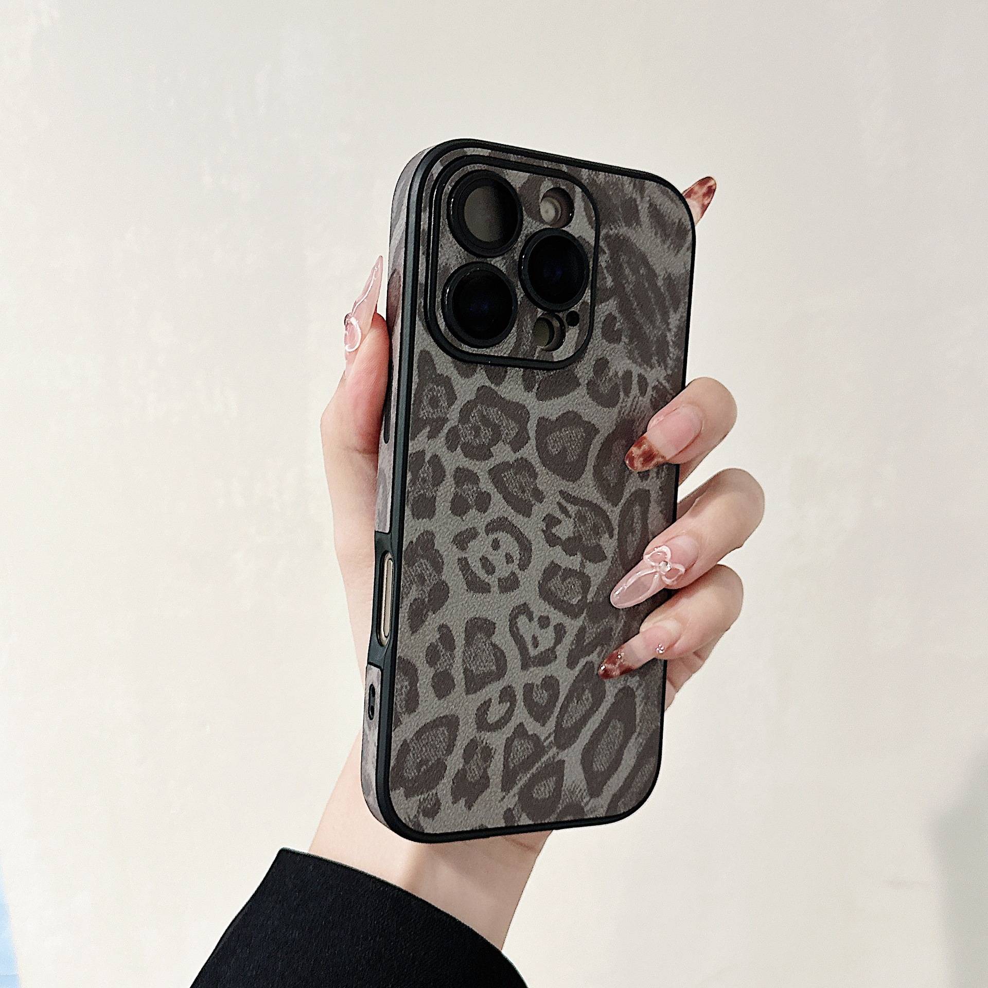 38089 iPhone 16Pro защитная крышка-чехол, животный принт