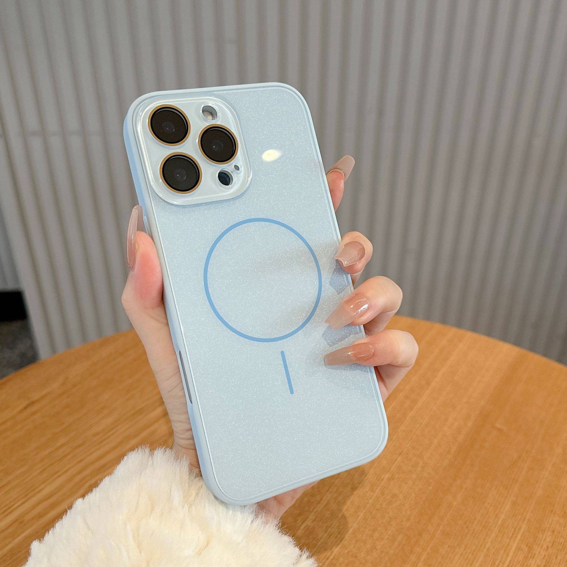 38517 iPhone 15 Защитная крышка-чехол блестки с MagSafe