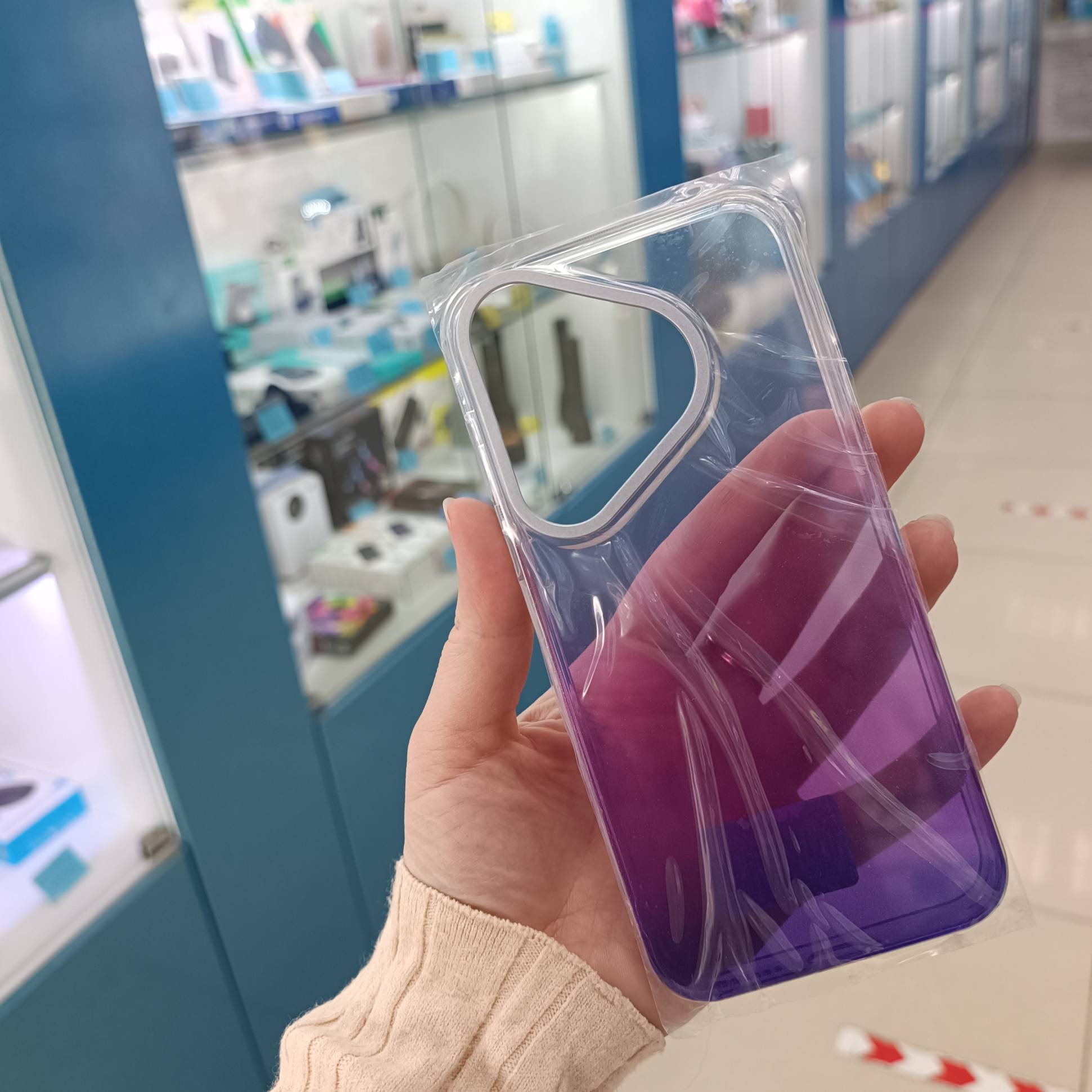33001 Huawei Pura 70 защитная крышка-чехол градиент