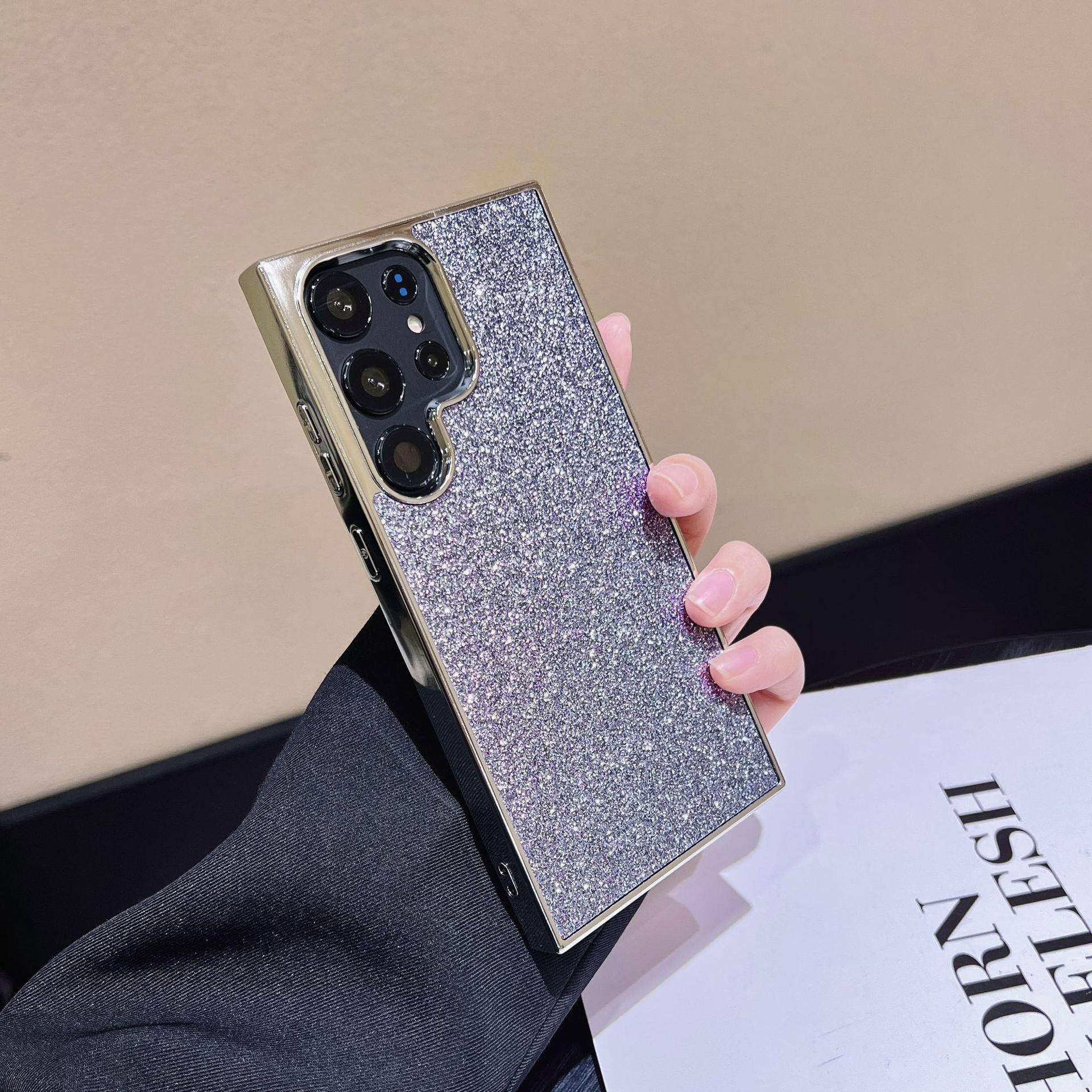 38800 iPhone 15Pro защитная крышка-чехол мелские блестки