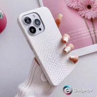 37097  iPhone 16 ProMax защитная крышка-чехол змея