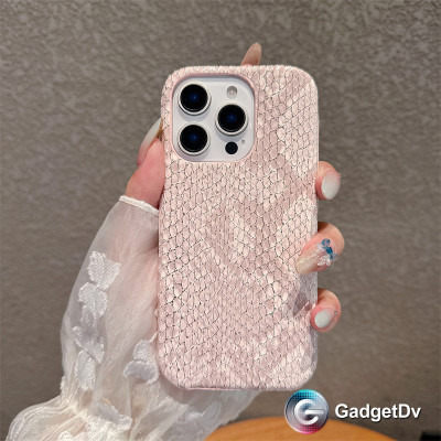 37097  iPhone 16 ProMax защитная крышка-чехол змея