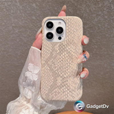 37097  iPhone 16 ProMax защитная крышка-чехол змея