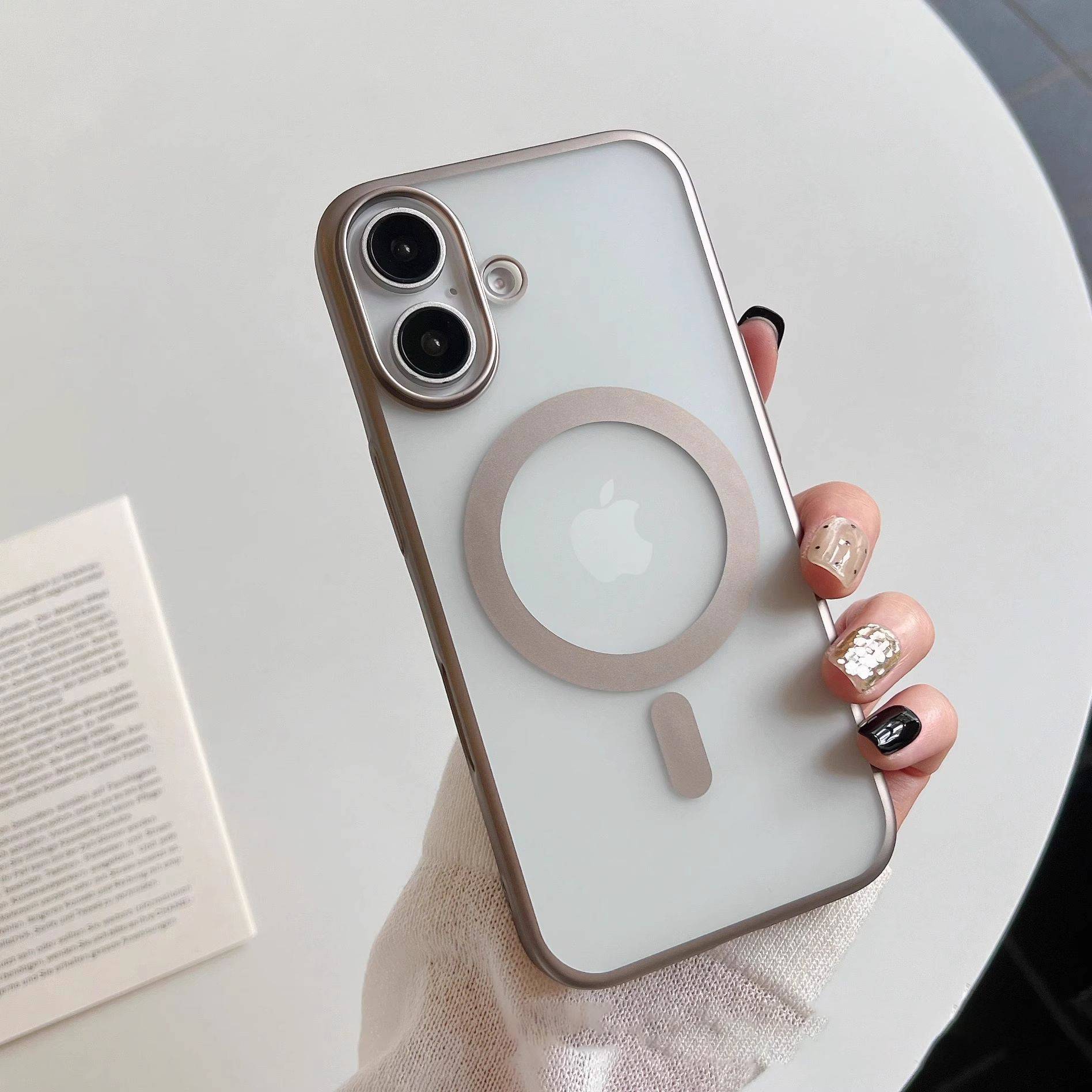 38093 iPhone 15 ProMax защитная крышка-чехол, MagSafe пластик
