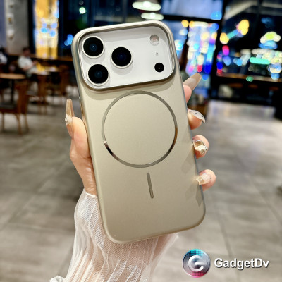 38511 iPhone 16 защитная крышка-чехол, пластик одното. с MagSafe