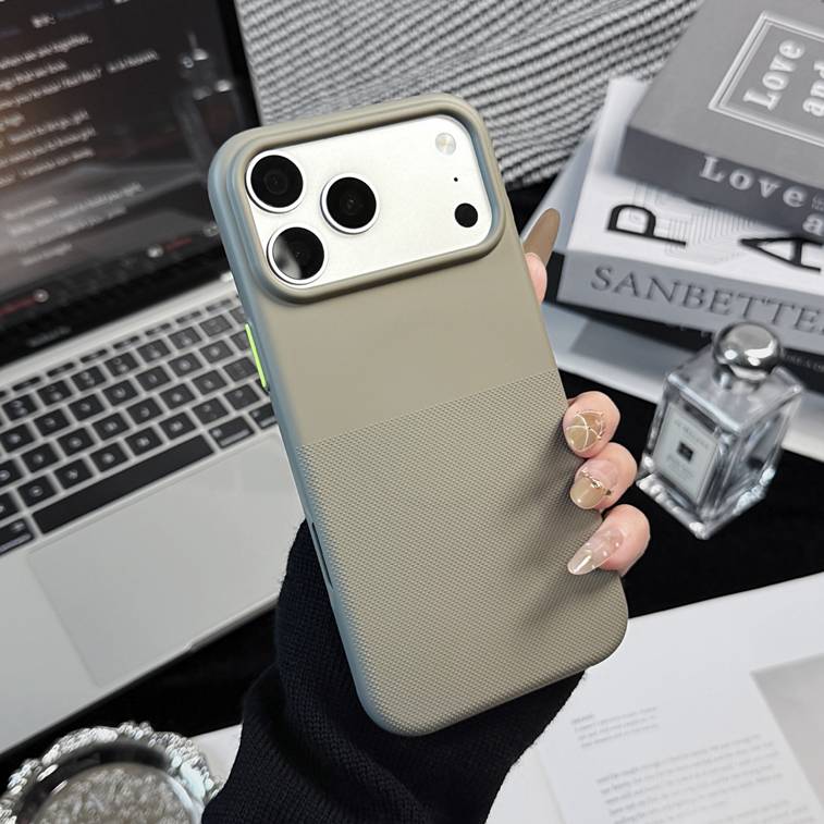 38944 iPhone 17ProMax защитная крышка-чехол New