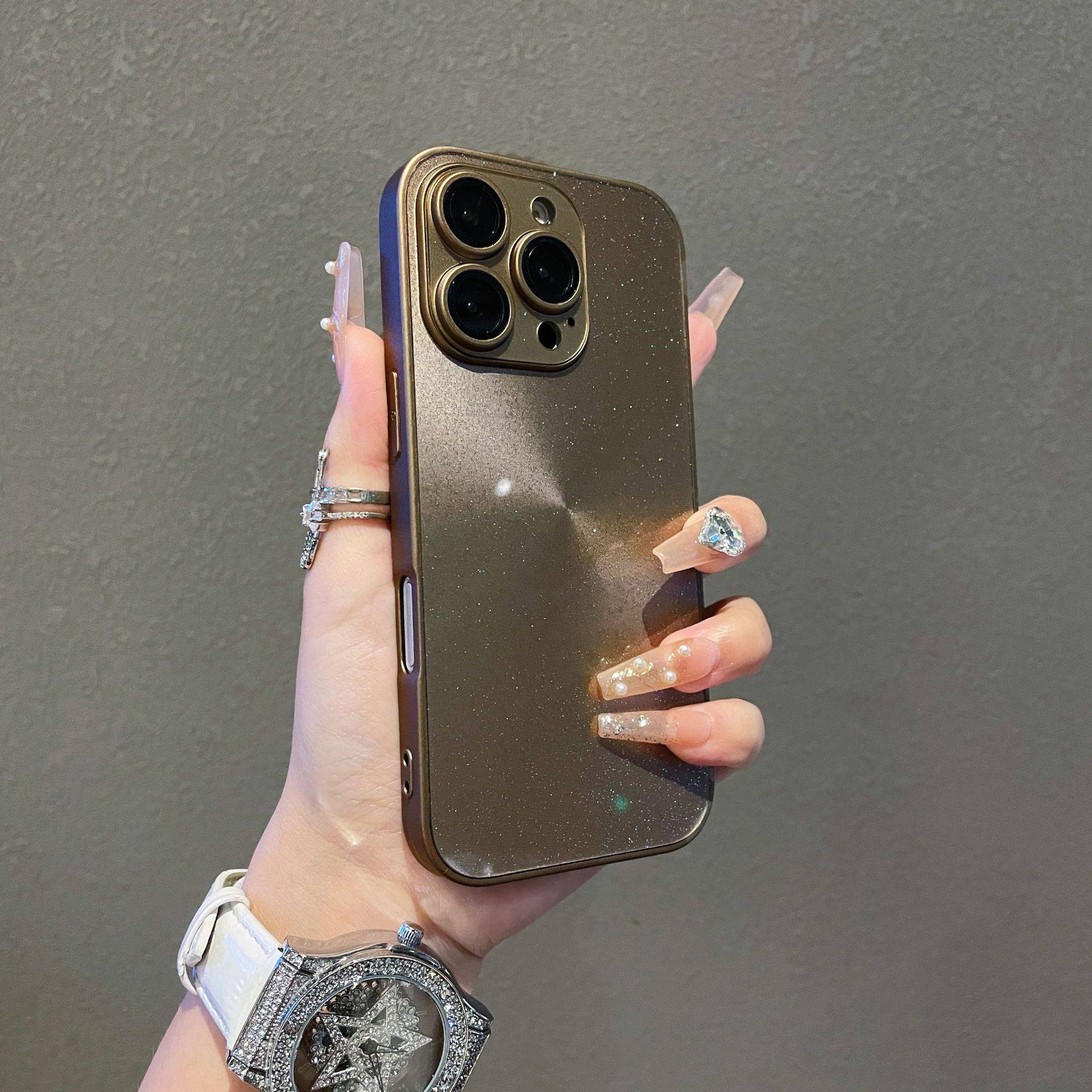 38006 iPhone 15 Защитная крышка мелкие блестки