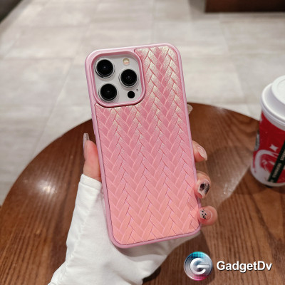28024  iPhone 14Pro Max защитная крышка-чехол, плетеный, блестящий
