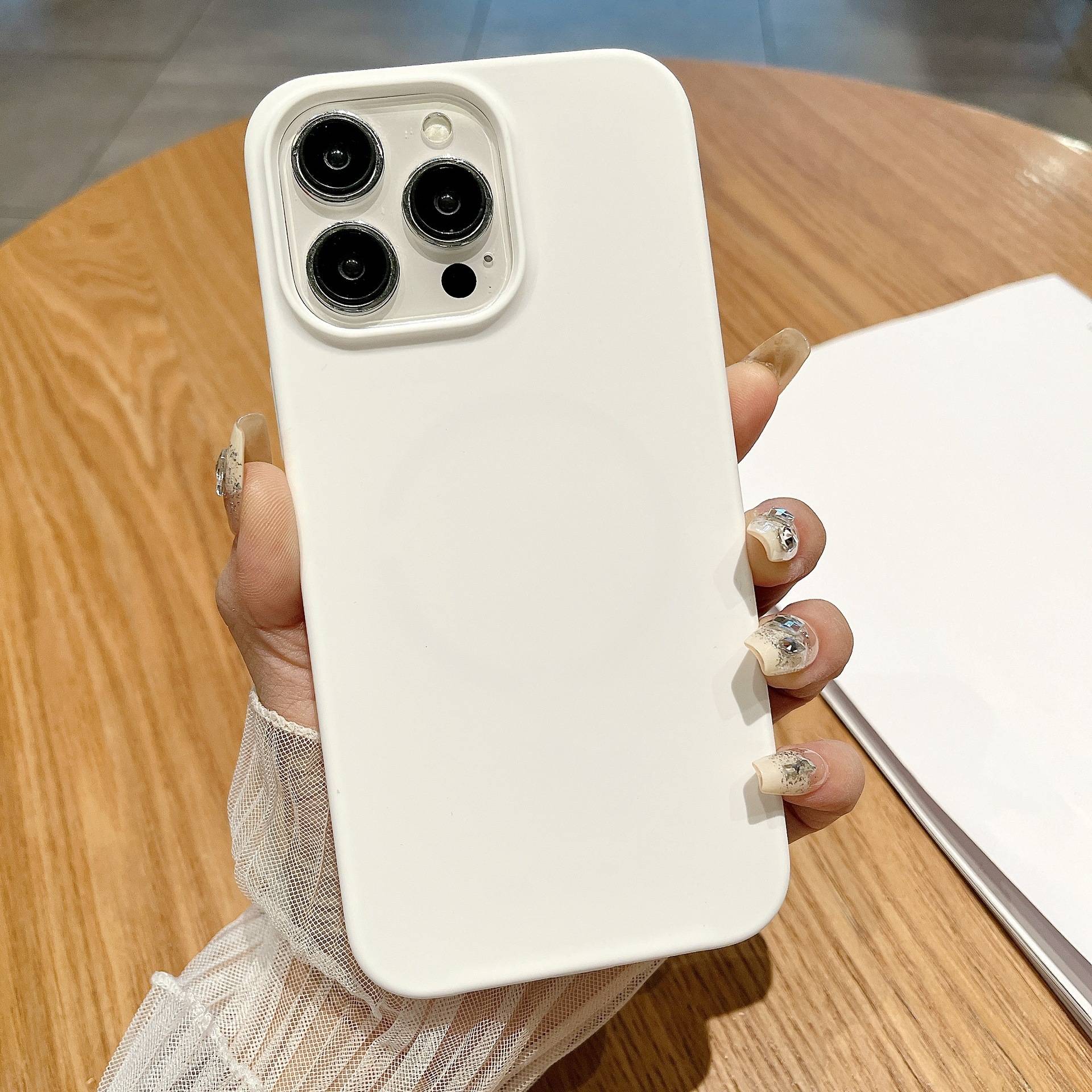 39272 iPhone 17Pro/18Pro защитная крышка-чехол SiliconeCase