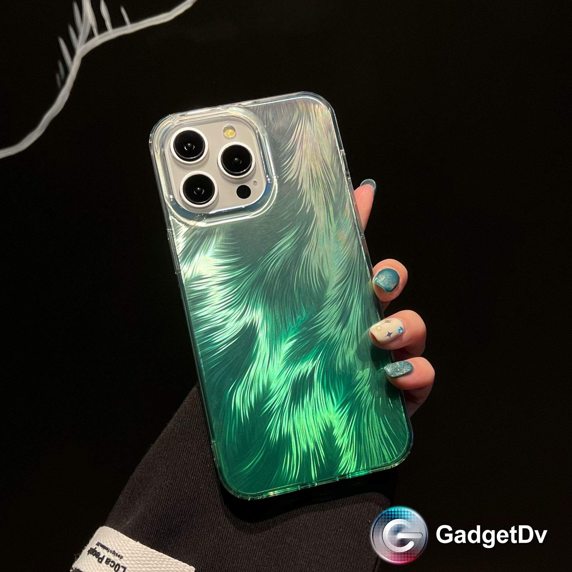 27022 iPhone 15 защитная крышка-чехол, перелив