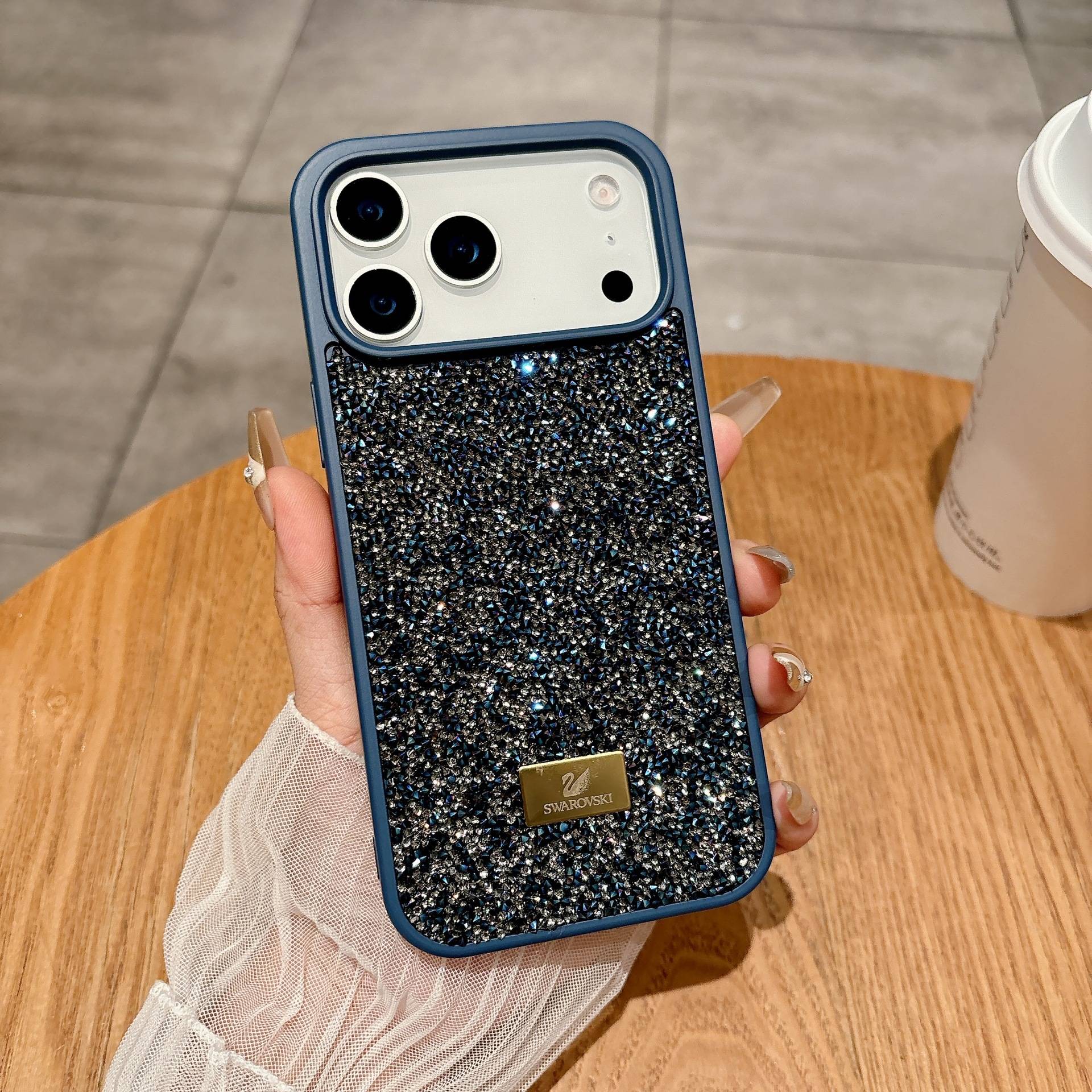 38284 iPhone 16 защитная крышка-чехол Swarovski