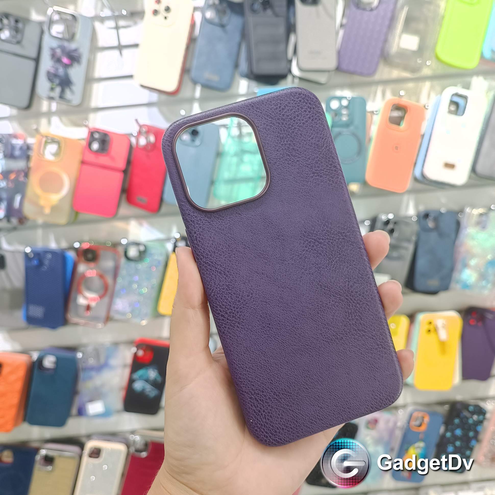 29004 iPhone 15 ProMax защитная крышка-чехол, однотонный под кожу