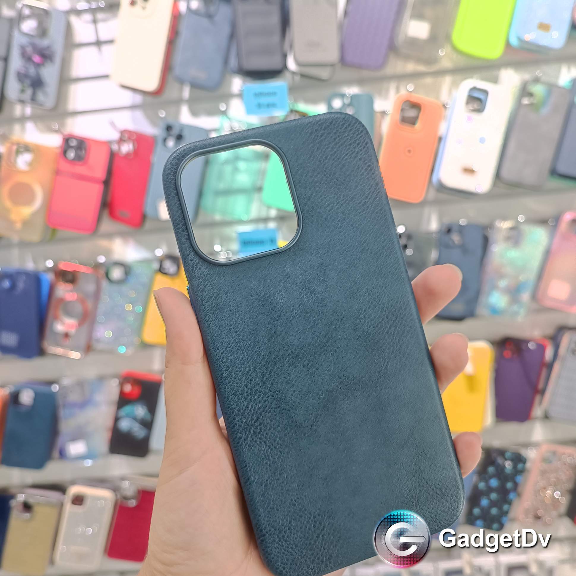 29004 iPhone 15 ProMax защитная крышка-чехол, однотонный под кожу