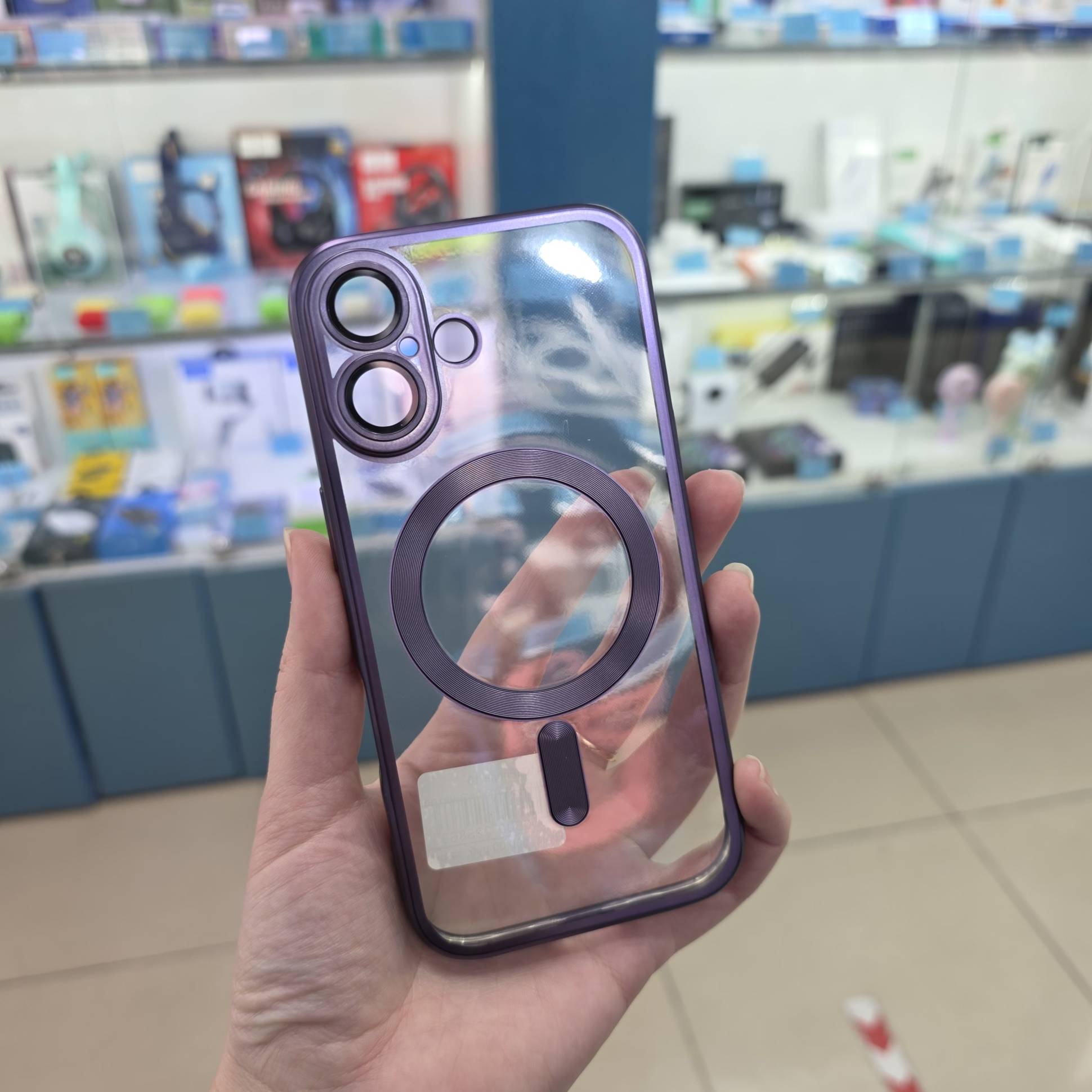 38410 iPhone 16 защитная крышка-чехол прозрачная с окантовкой